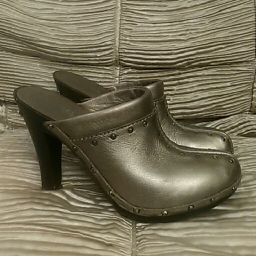 Y2K Vintage Michael Kors Leather Astor Clogs silver